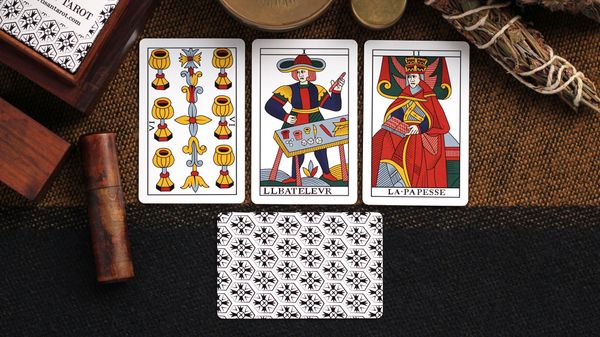 10 Reasons to Perform with Tarot Cards